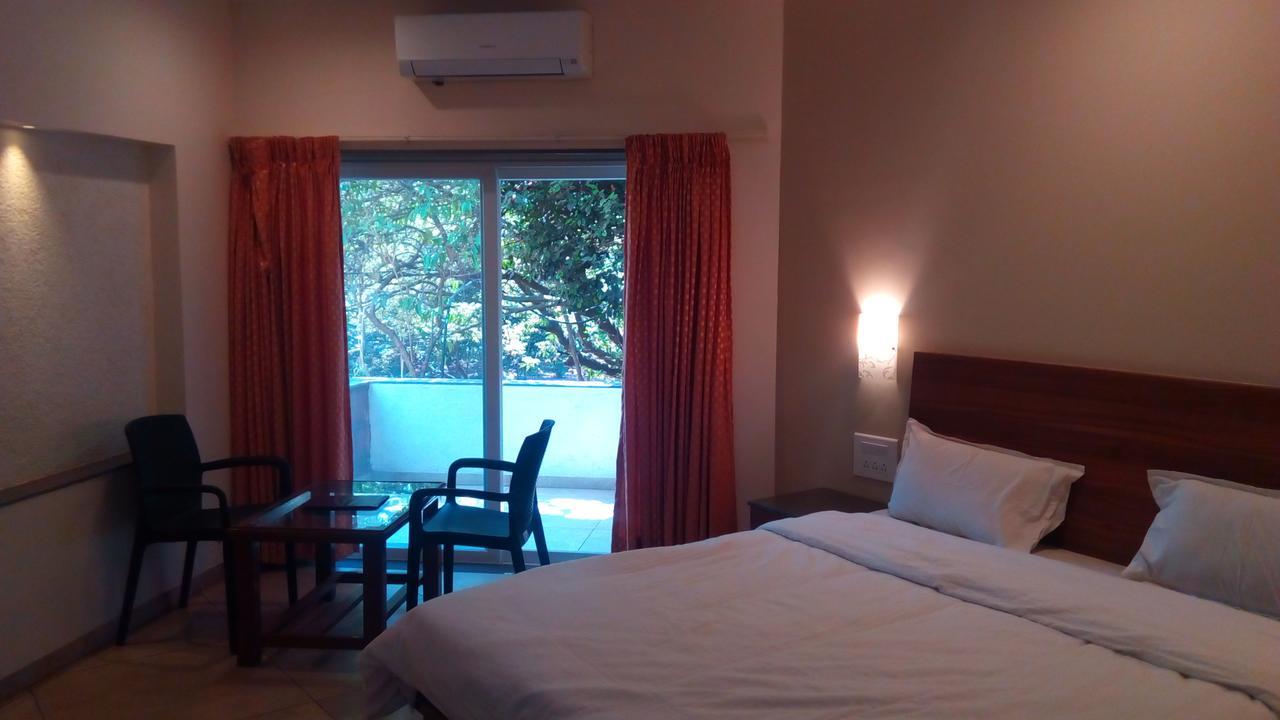 Hotel Tree Top มหาบาเลชวาร์ ภายนอก รูปภาพ